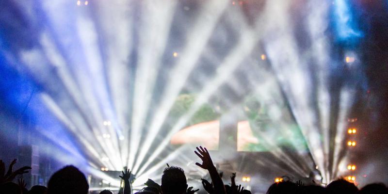 阳台变绿洲：用可食用景观重塑城市生活美学